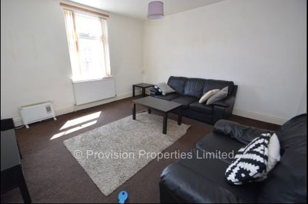 2 Bedroom Houses in Hyde Park, Leeds - Photo 3