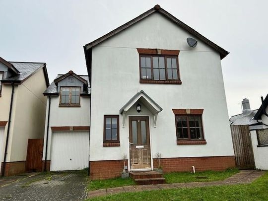 4 bedroom detached house to rent - Photo 1