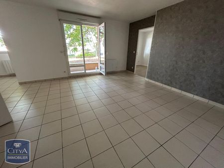 Location Appartement 3 pièces 56m² VIERZON 18100 - Photo 2