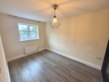 3 bedroom semi-detached house to rent - Photo 4