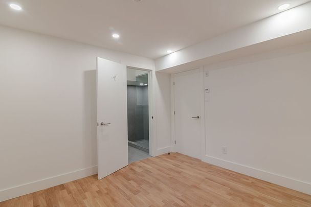 3495 Avenue Van Horne - Photo 1