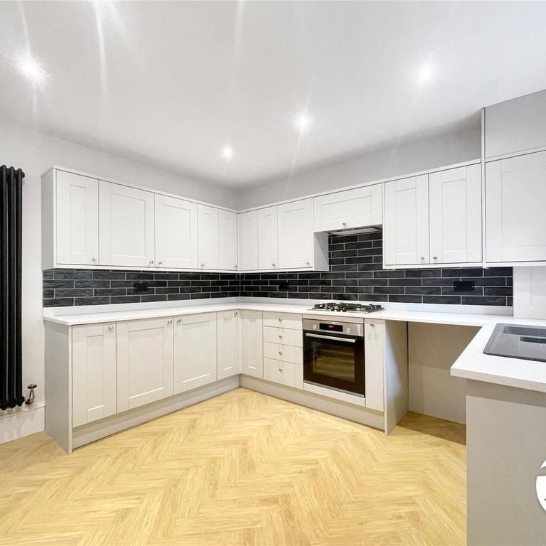 4 bedroom terraced house to rent - Photo 1