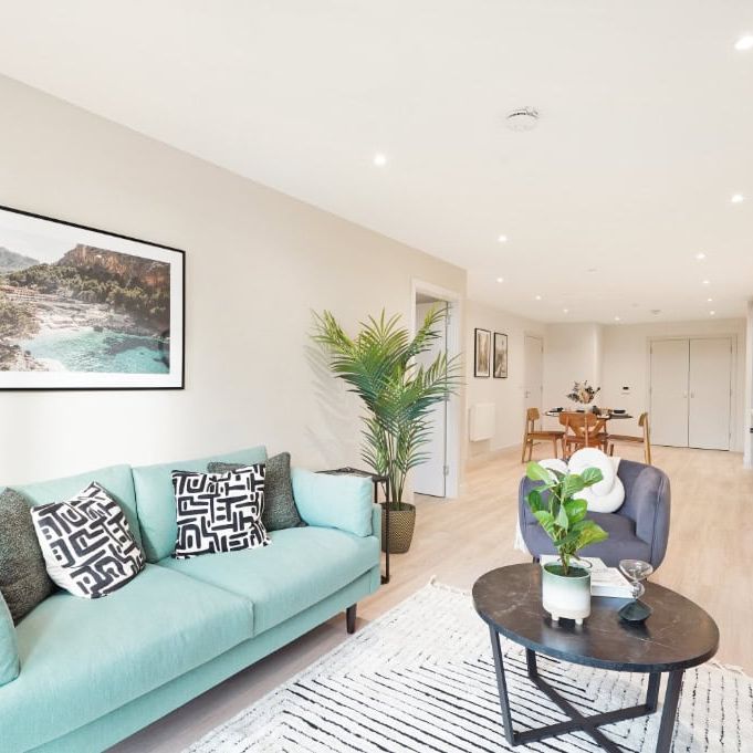 The Oakgate, KT22 7RZ, Surrey - Photo 1