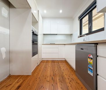 3 Bedroom Family Home - Photo 6