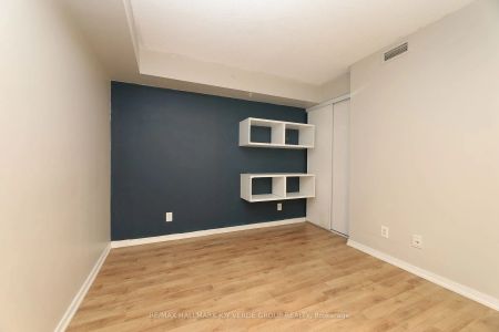 20 Joe Shuster Way #207 - Photo 4