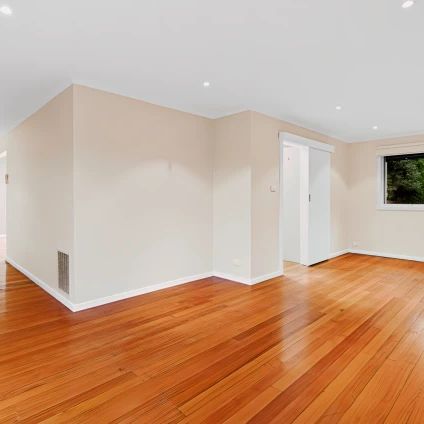 5 Bed, 2 Bath - Photo 1