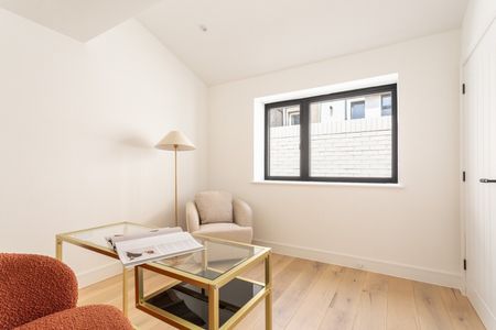 4 Bed Detached House, Hythe Road, BN1 - Photo 4