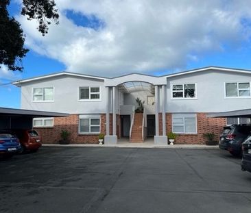 Takapuna apartment with a view - Photo 3