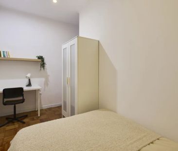 Room for rent in 11-bedroom house in Santa Cruz, Lisbon - Foto 6