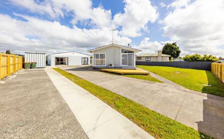 3 Bedroom House in Papakura for Rent - Photo 2