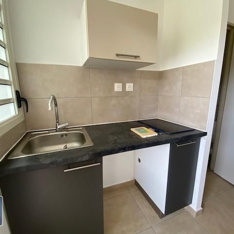 Location Appartement 1 pièce 22m² LE TAMPON 97430 - Photo 1