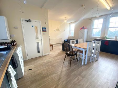 6 bedroom apartment to rent - Photo 2