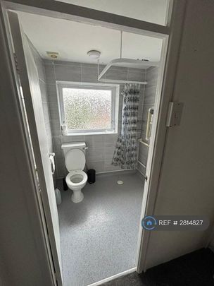 3 bedroom end of terrace house to rent - Photo 1