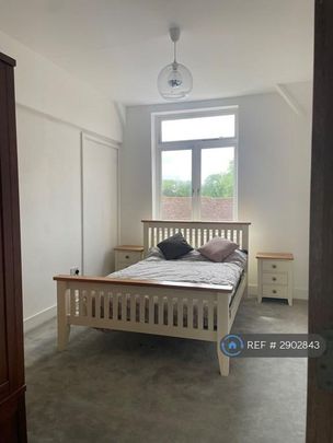 5 bedroom detached house to rent - Photo 1