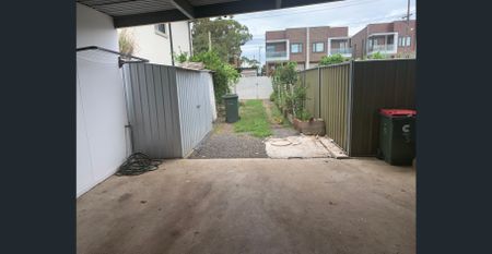 ONE BEDROOM GRANNY FLAT WITH OWN CARSPACE - Photo 5