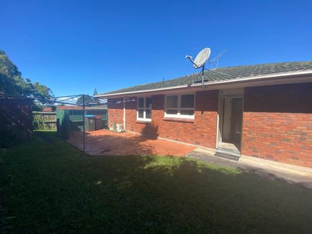 2 Bedroom Unit in Prime Blockhouse Bay Location - Photo 4