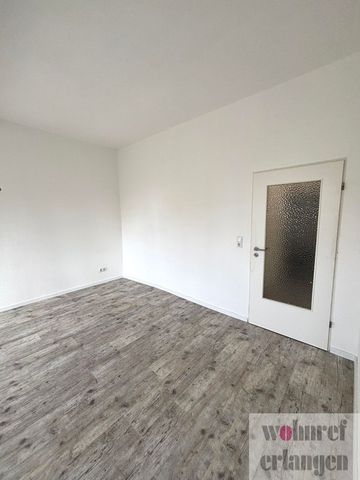 Exklusive 3,5-Zimmer-Wohnung mit Balkon, Stellplatz und EBK am Theaterplatz Erlangen - Photo 3