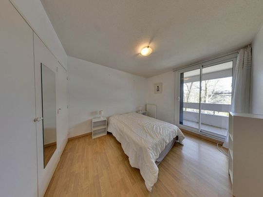 Entre Facs et Centre ville, en 4ème étage avec ascenseur, T4 entièrement meublé avec 20m² de Balcon, - Photo 1