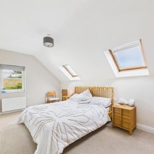 5 Old Church Square, Dundonald, Belfast, BT16 2FD - Photo 2