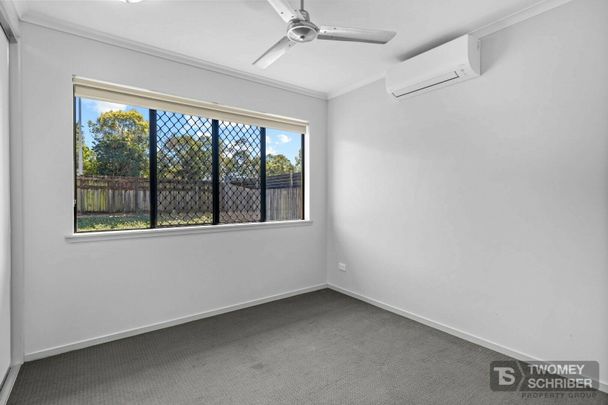 15 Mallory Close, Edmonton - Photo 1