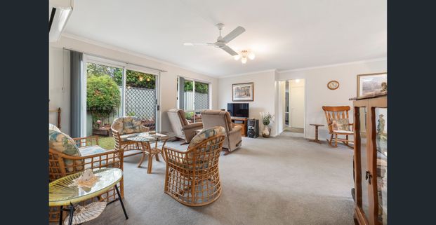 Spacious and Beautifully Presented Unit Ready for You!! - Photo 1