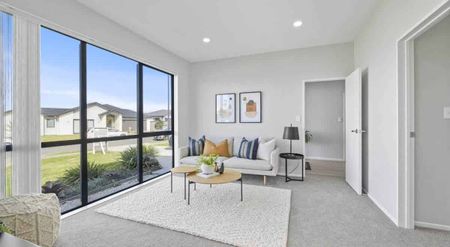 5 Bedroom 3 Bathroom in Red Beach - Photo 4