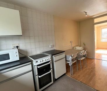 2 bedroom flat to rent - Photo 6