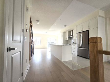 For Lease - 20 Clipper Crescent, Whitchurch-Stouffville, Ontario - Photo 5