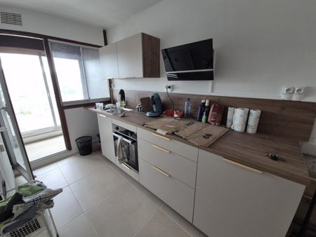 Location Appartement 4 pièces 75m² VILLERS LES NANCY 54600 - Photo 3