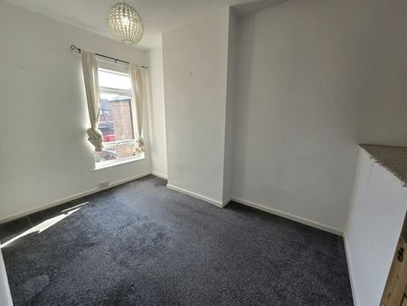 Terraced House to rent on - Photo 4