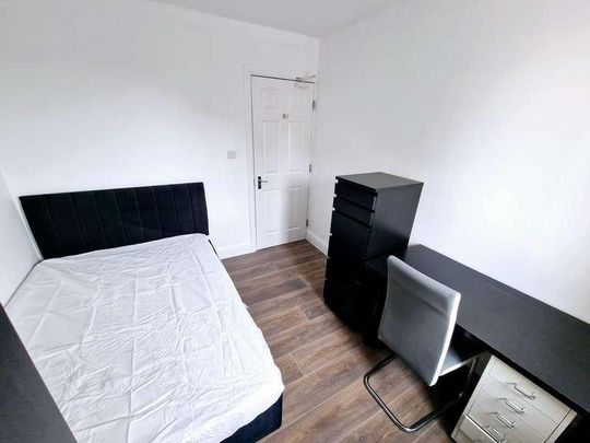 Modern Bed Apt -, Bawas Place - Alfreton Road, NG7 - Photo 1