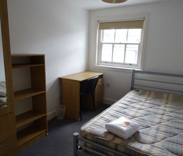 8 Bed Student Accommodation - Photo 2