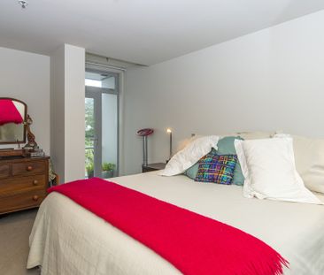 Welcome home to apartment 5B Montreaux Apartments - Photo 2