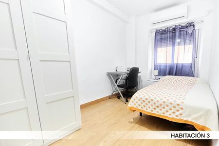 Calle Tarfía, Sevilla, Andalusia 41012 - Photo 3