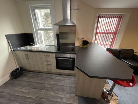 2 bedroom flat to rent - Photo 4