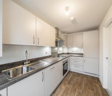 3 bedroom semi-detached house to rent - Photo 5