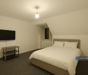 1 bedroom in a house share to rent - Photo 4