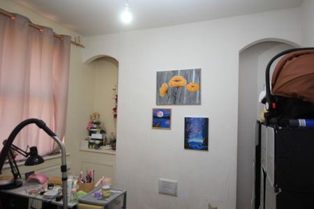 2 Bedroom End Terraced House , Deeside - Photo 3