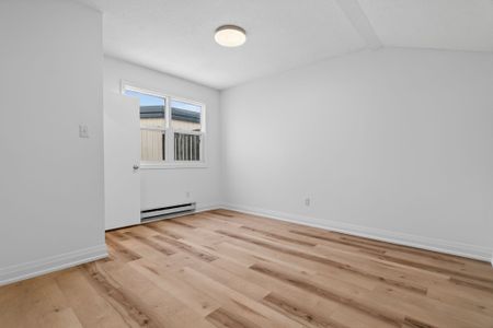 For Lease - 103 Thomas Street Unit# 104, Oakville, Ontario - Photo 3