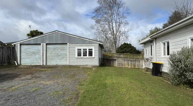 3 bedroom home on large section with loads of room to play and park - Photo 1