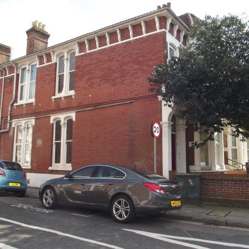 Waverley Road, Southsea - Photo 1