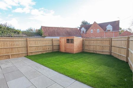 3 bedroom semi-detached house to rent - Photo 5