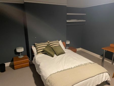 2 Bed Flat, Acre Lane, SW2 - Photo 2