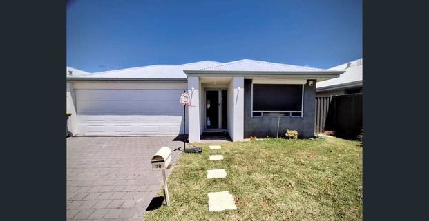 Modern home in Brabham - Photo 1