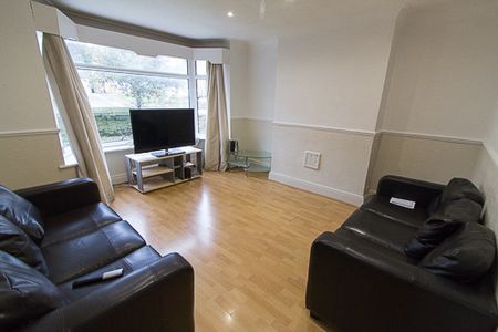 136 KIRKSTALL HILL Leeds - LS4 2SX - Photo 5