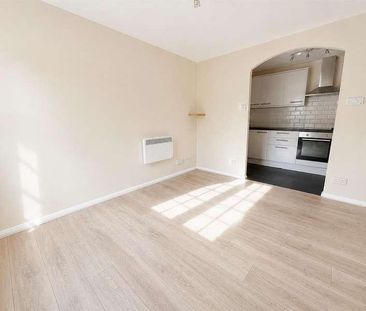 Pinewood Mews, Oaks Road, Stanwell, TW19 - Photo 2