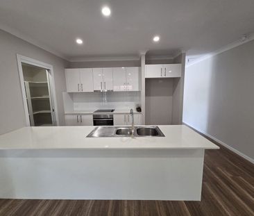 Space, Style & Comfort Exceptional 4-Bedroom Home - Photo 4