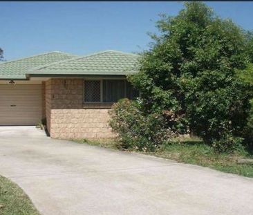 AFFORDABLE LIVING IN CARRARA DUPLEX - Photo 5