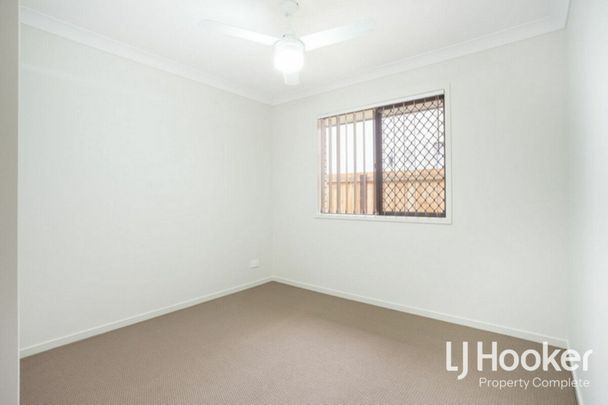 Modern 3 Bedroom Home Offering Family Lifestyle! - Photo 1