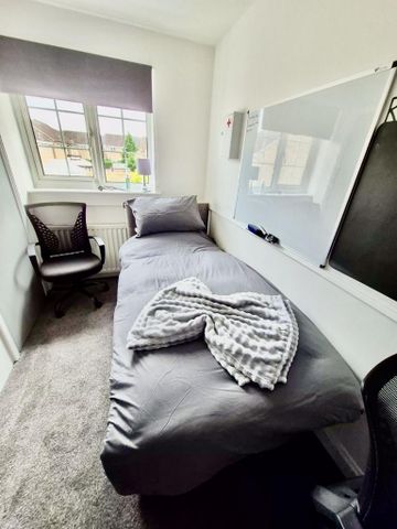 4 bedroom detached house to rent - Photo 5